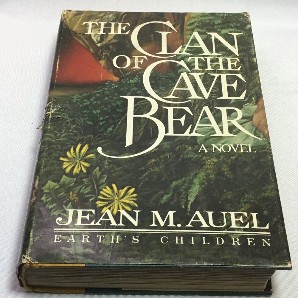 The Clan of the Cave Bear / Jean M Auel Book Club Edition / Dust Jacket 1980 BCE
